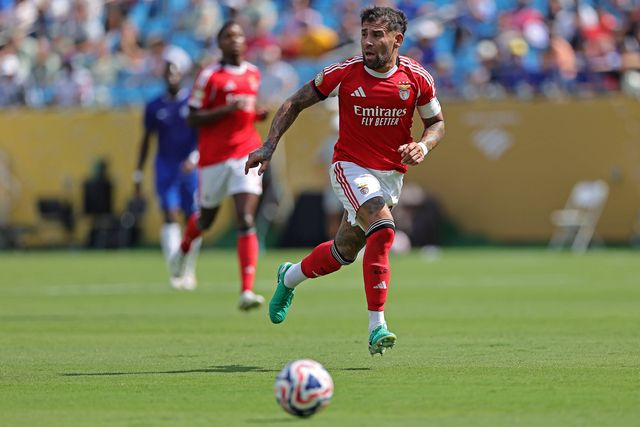 Benfica, capitaneado por Otamendi, foi o último dos três grandes a terminar a temporada