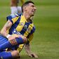 Após marcar pelo Rosario Central, Di María saiu de maca a chorar