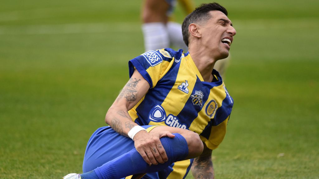 Após marcar pelo Rosario Central, Di María saiu de maca a chorar