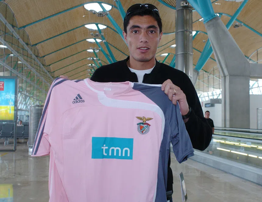 Cardozo ajoelhou! Jornalista da A BOLA 'obrigou'
