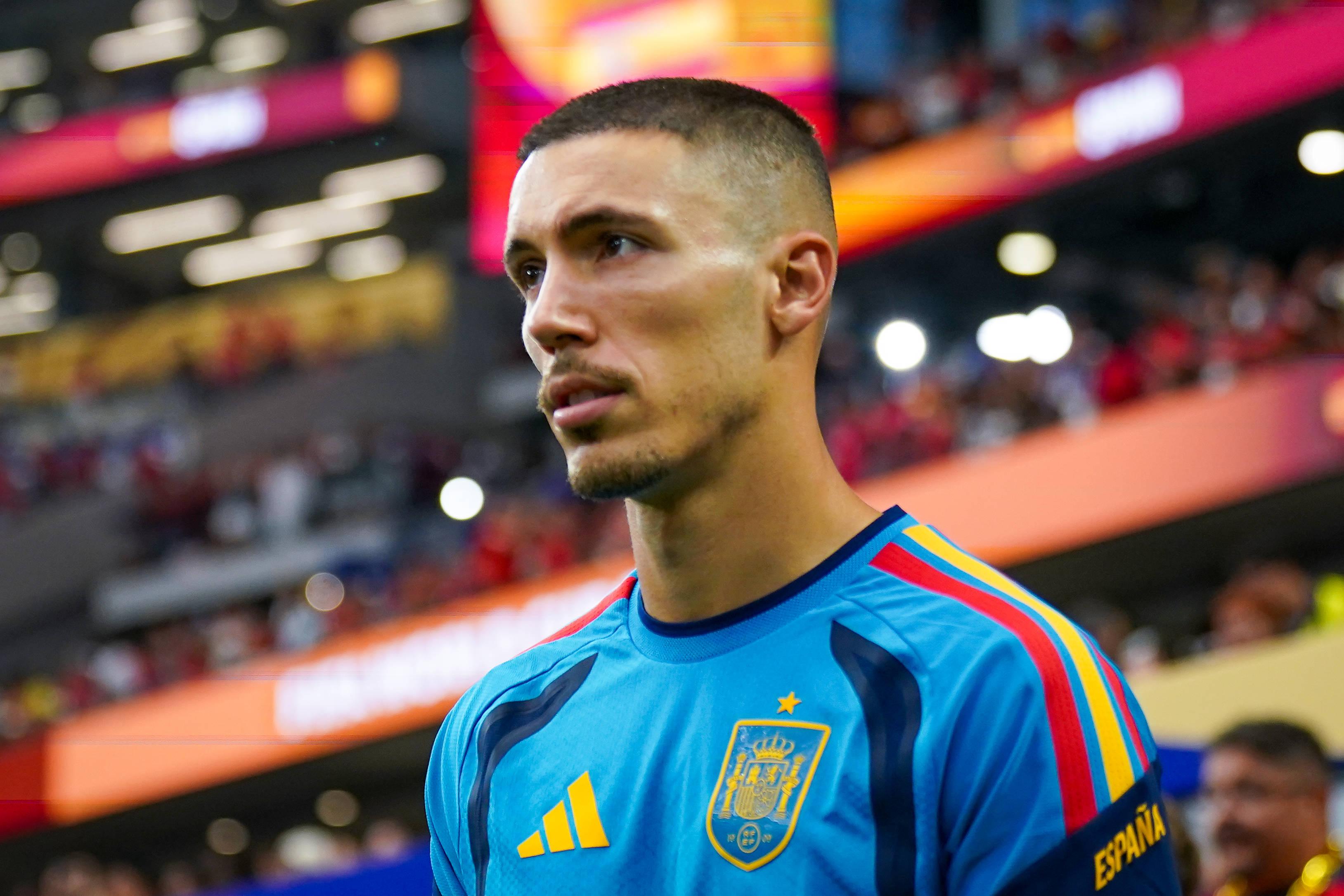 Alex Grimaldo, Espanha, é suplente de Cucurella - Foto: IMAGO