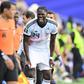 Amadou Onana esteve no Espanha-Bélgica de muletas