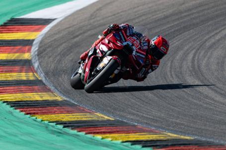 Marc Márquez imparável em Sachsenring e mais perto da liderança do Mundial