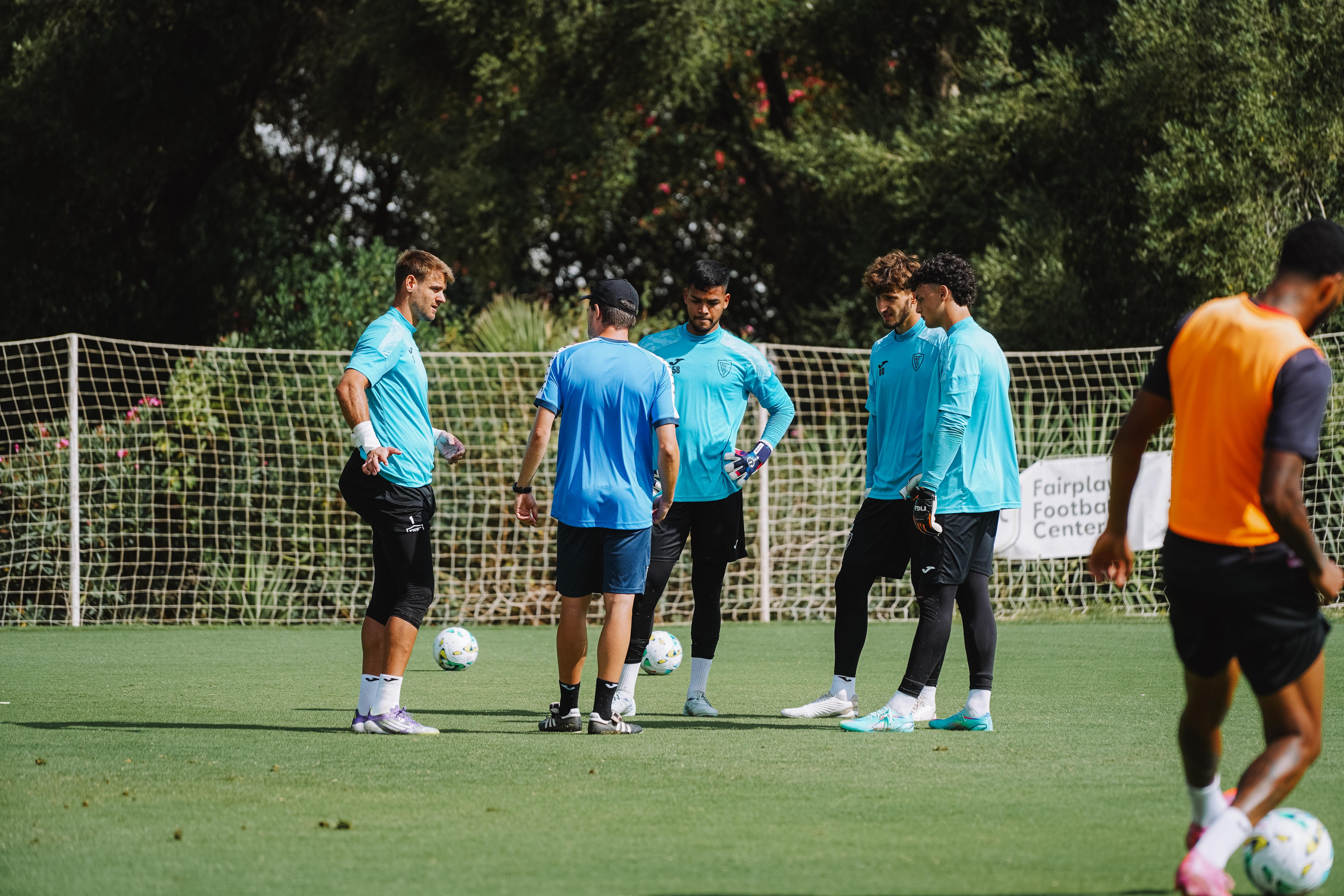 Plantel viseense realiza estágio em Cádis - Foto: Académico de Viseu