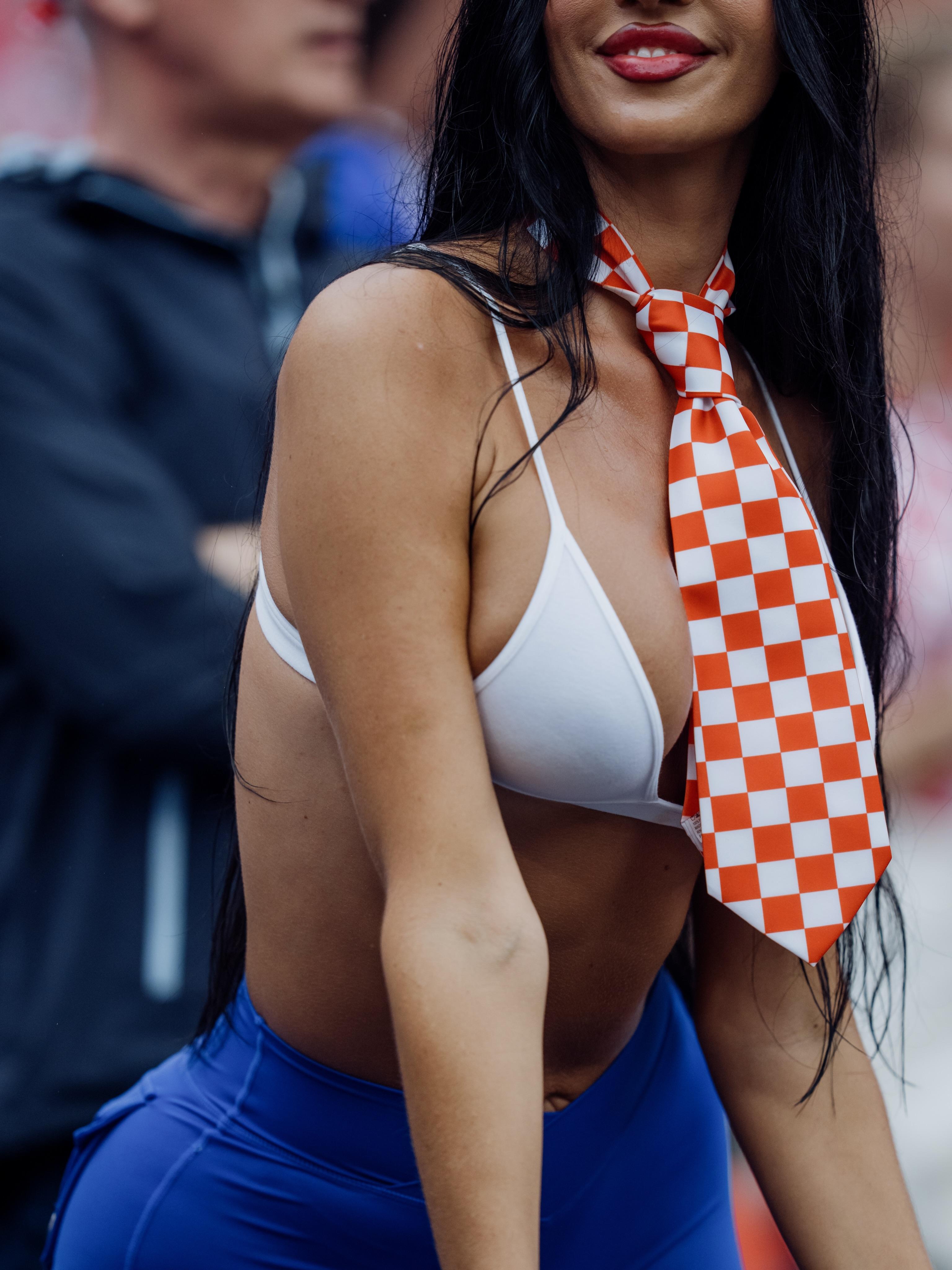 Ivana Knoll, ex-miss Croácia, começou por dar nas vistas neste Mundial ao apoiar a seleção croata - Foto: Ivana Knoll/Instagram