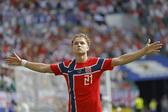 Festa de Schjelderup contra a Inglaterra - Foto: IMAGO