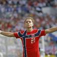 Festa de Schjelderup contra a Inglaterra - Foto: IMAGO