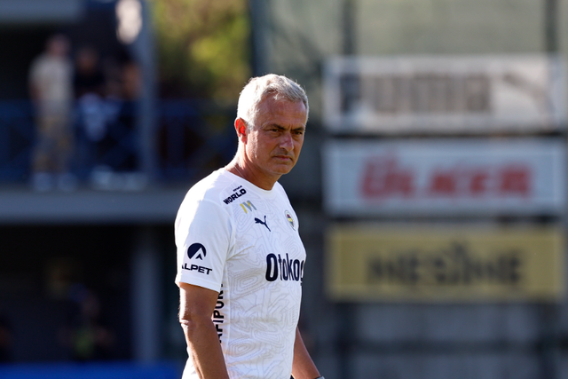 Mourinho: «Quem me critica fica famoso»