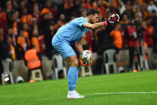 Antigo guarda-redes do Benfica assina pelo Deportivo