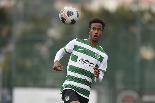 Os quatro jovens que Amorim chamou hoje ao treino