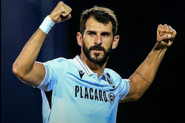 Nélson Oliveira: «Muita gente nem vê o jogo e depois vai às aplicações...»