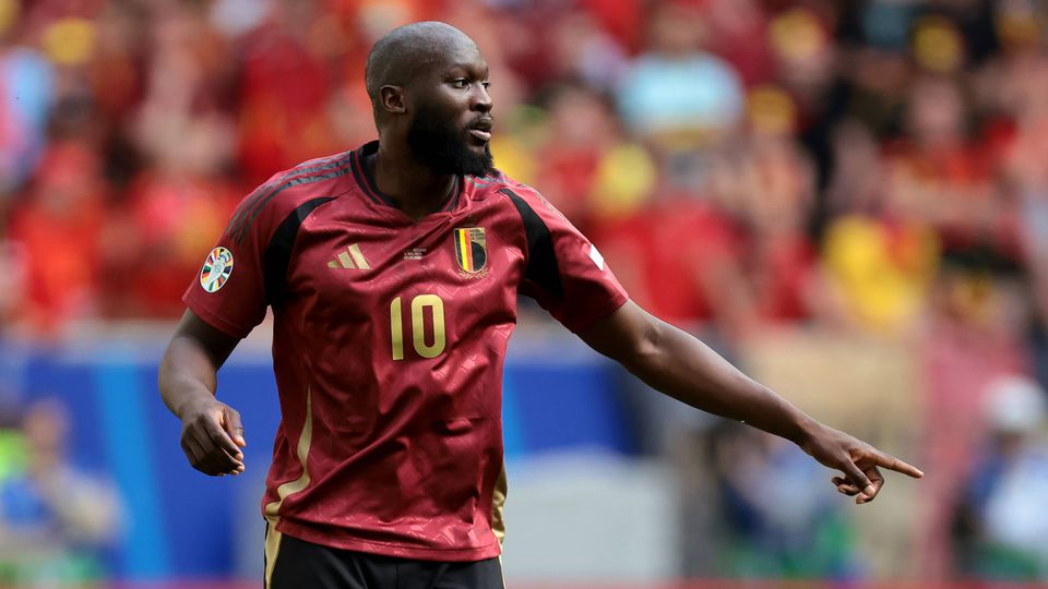 Nápoles formaliza proposta por Lukaku