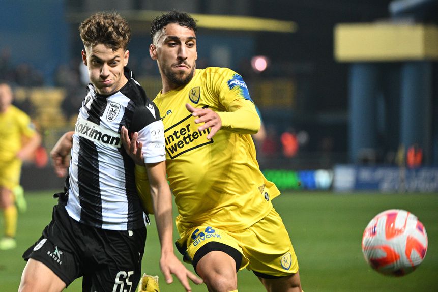 Georgios Liavas, à direita, jogava no Panetolikos