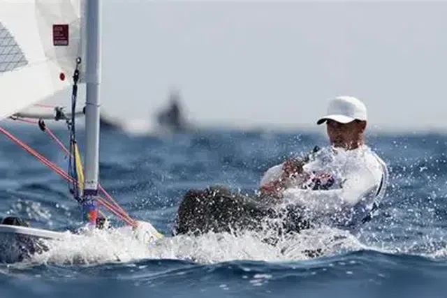 Eduardo Marques mantém o 30.º lugar no Mundial de ILCA 7