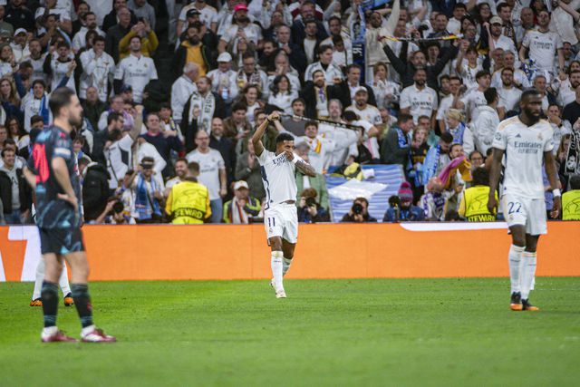 Rodrygo festeja golo pelo Real Madrid diante do Manchester City