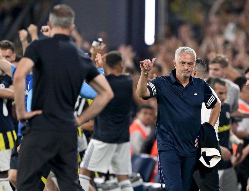 José Mourinho durante a segunda mão com o Feyenoord