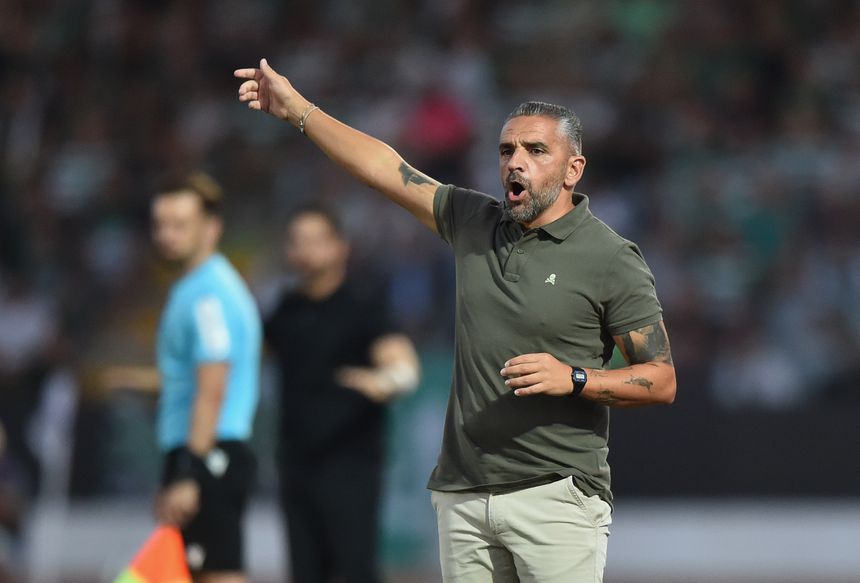 Rui Borges frente ao Casa Pia, em Rio Maior - Foto: Miguel Nunes