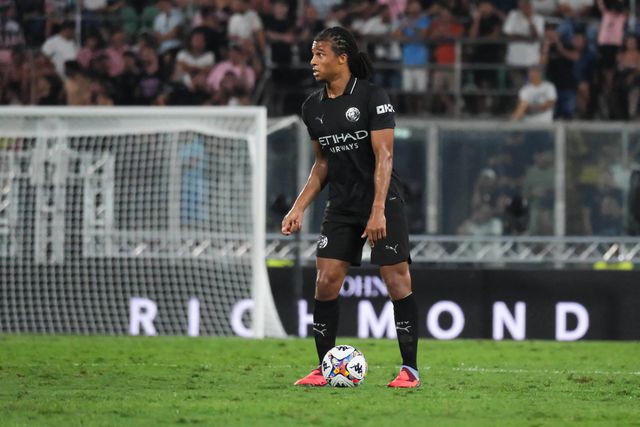 Koeman deixa aviso a Aké: «Alguma coisa tem de mudar»