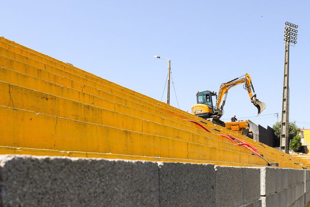 Obras em curso no recinto do Lourosa