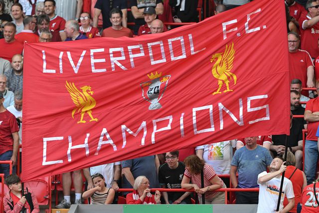 Liverpool revive último título com homenagem a Diogo Jota