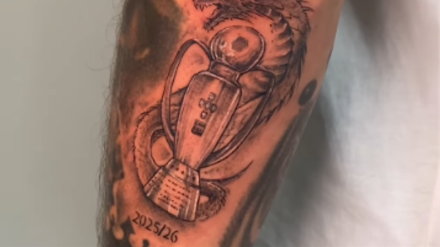 Gravado na pele: craque do FC Porto tatua troféu de campeão nacional