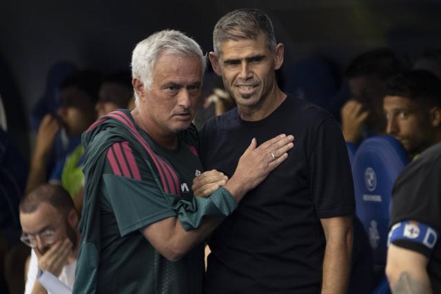 Mourinho soma e segue - Foto: IMAGO