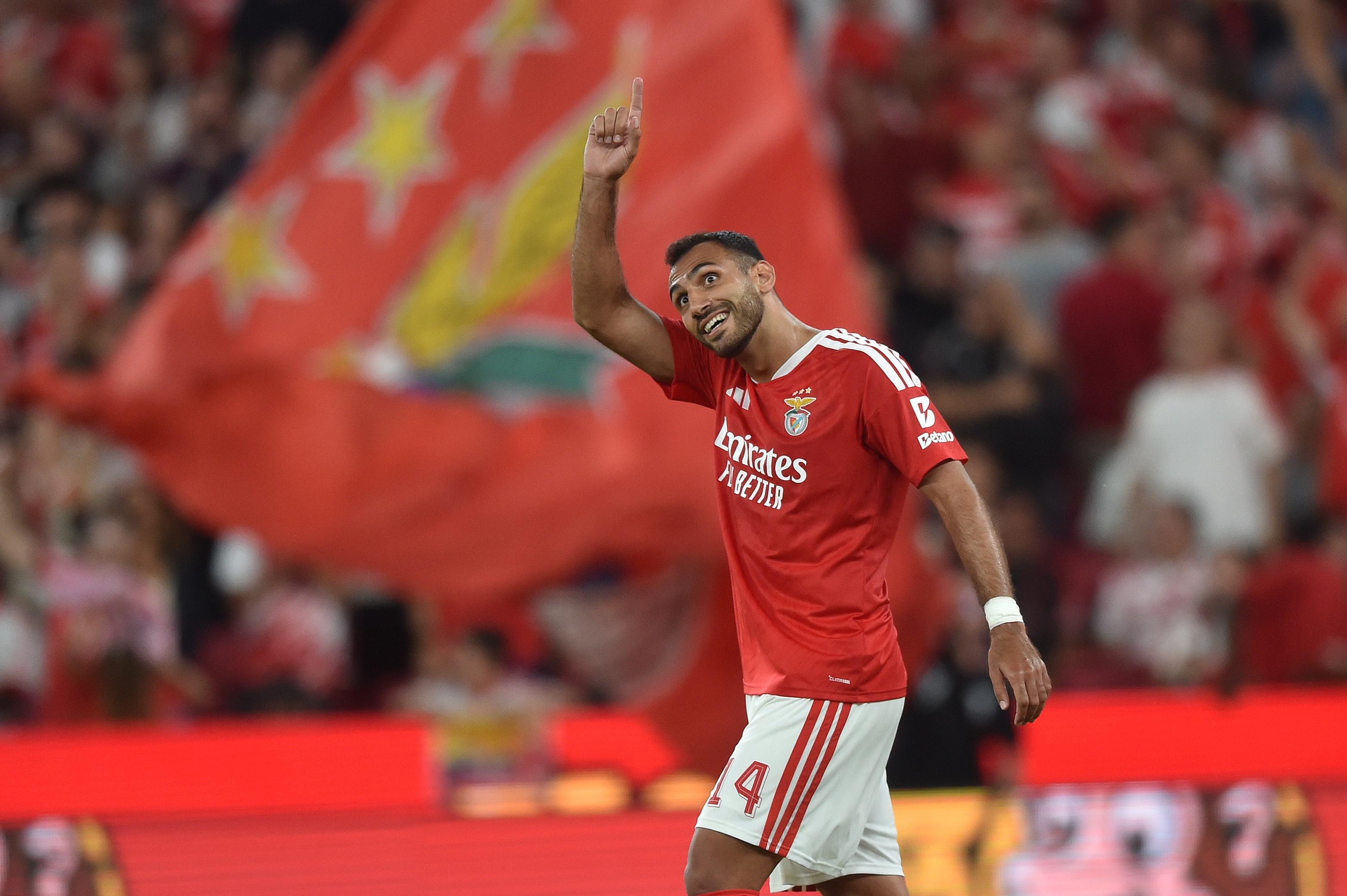 Benfica, de Pavlidis, joga nesta quinta-feira, 13 de agosto, na Escócia frente ao Hearts para a Liga Europa - Foto: MIGUEL NUNES