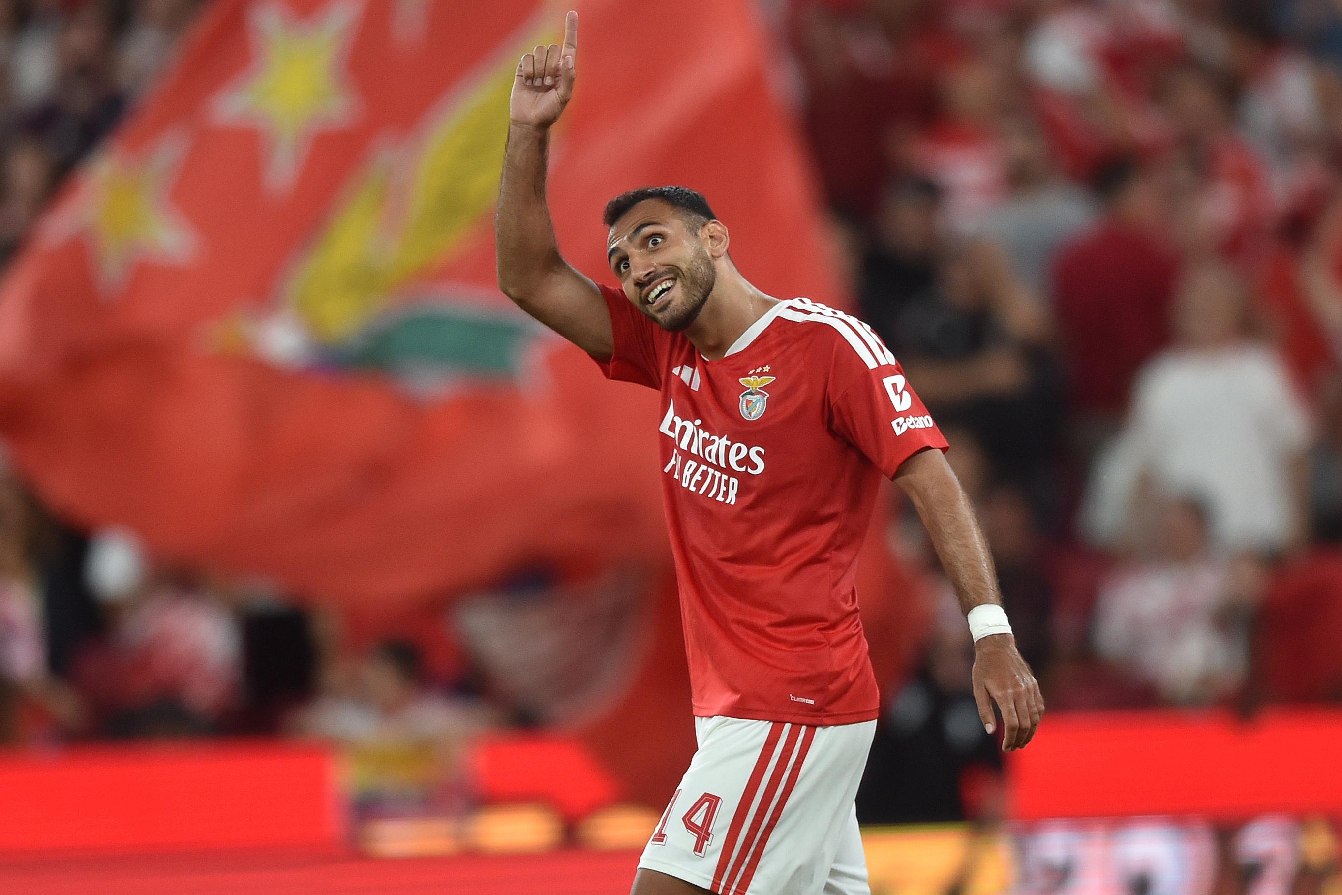 Benfica, de Pavlidis, joga nesta quinta-feira, 13 de agosto, na Escócia frente ao Hearts para a Liga Europa - Foto: MIGUEL NUNES