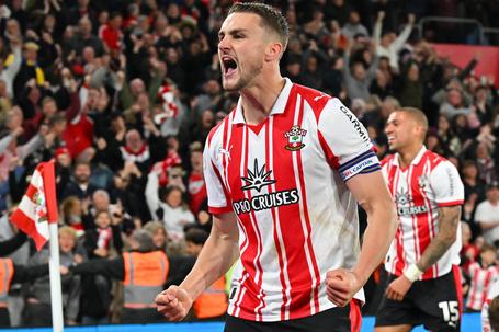 Harwood-Bellis somou 48 jogos, sete golos e duas assistências na última época — Foto: IMAGO