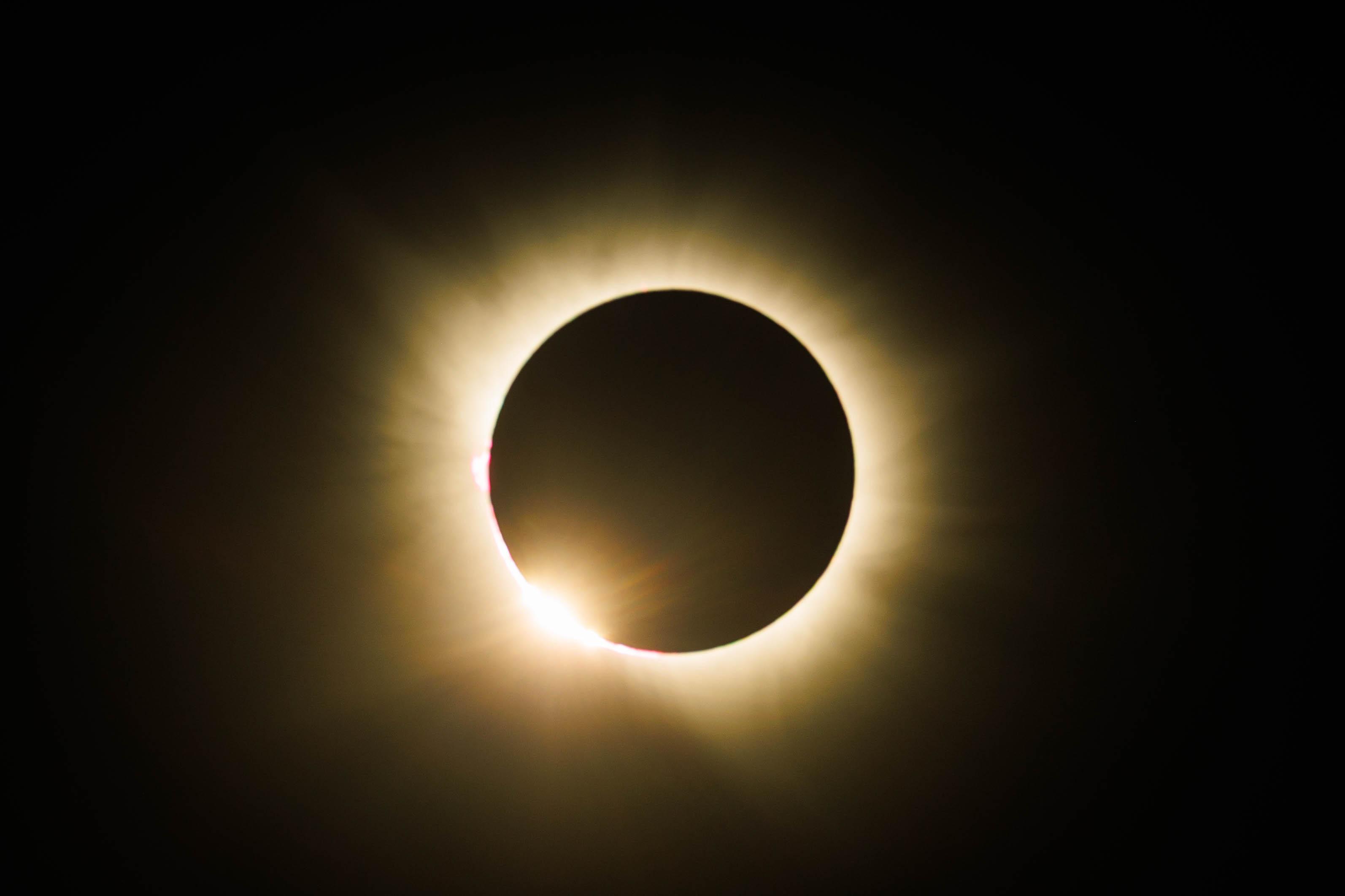 Eclipse total por volta as 19h30 em Portugal -FOTO: LUSA/PEDRO SARMENTO COSTA