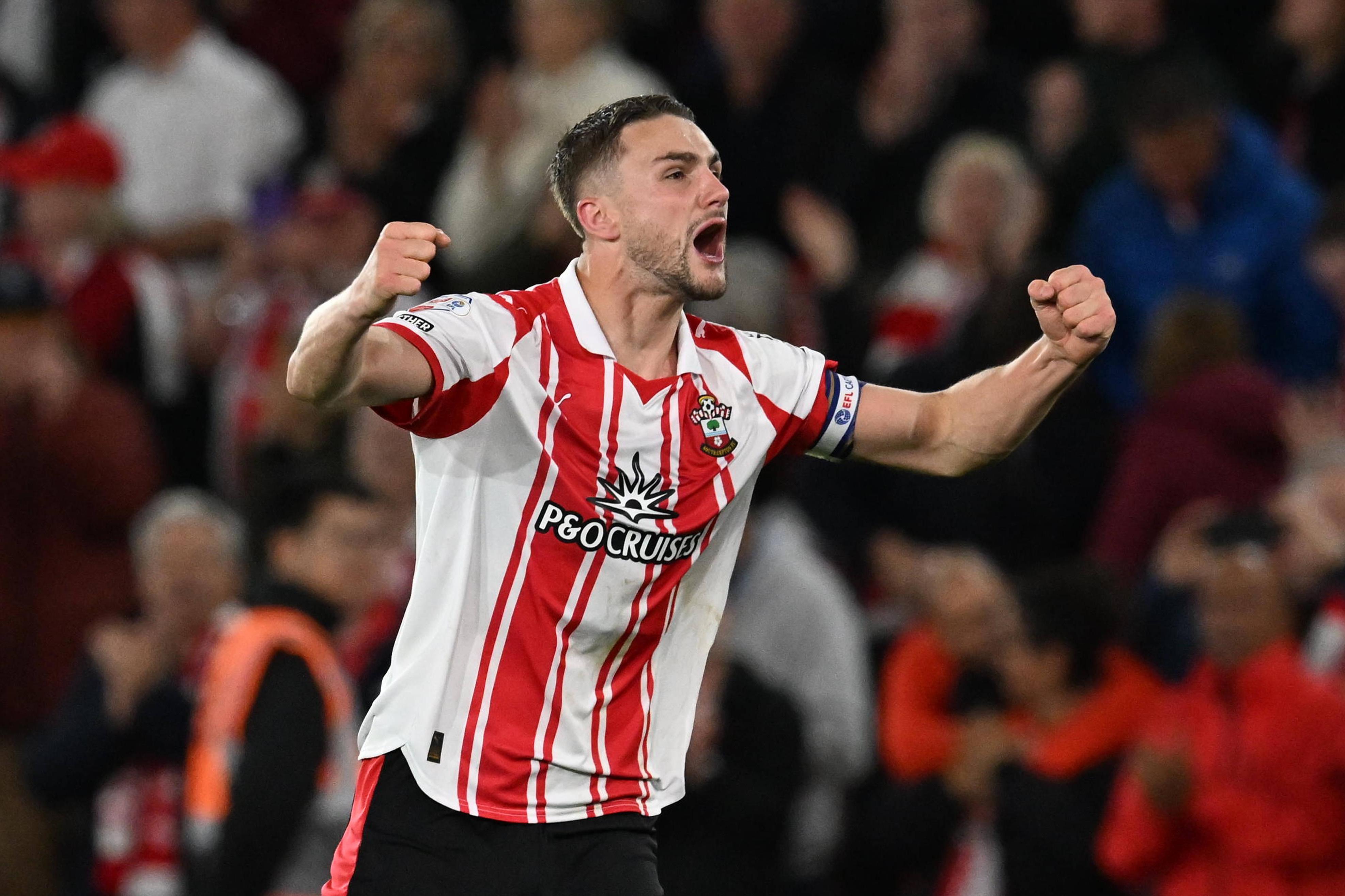 Taylor Harwood-Bellis, defesa-central do Southampton e alvo do Benfica (foto: Imago)