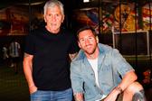 Messi ao lado do pai - Foto: Messi