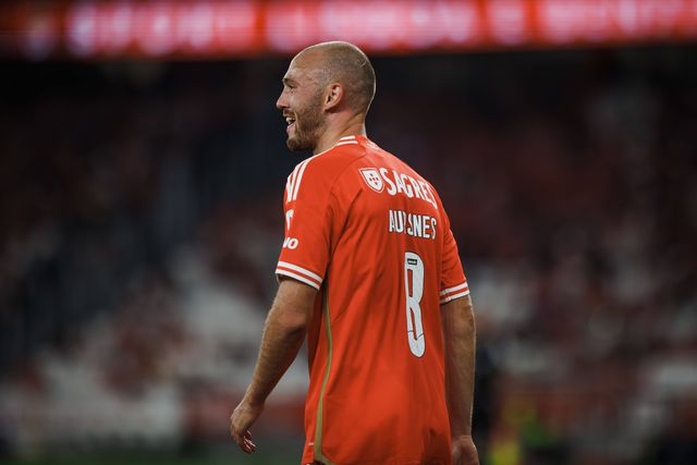 Aursnes: «Neste momento não trocava o Benfica por clube algum»