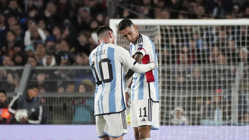 Argentina joga na Bolívia: com Messi ou Di María?