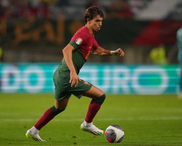 A resposta de João Félix ao adepto que prometeu correr todo nu se marcasse por Portugal