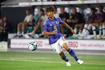 Morita suplente no Japão