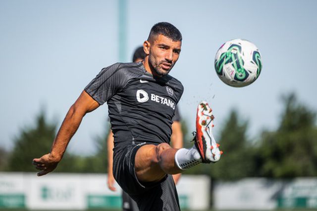 Esgaio: «Foco é passar a fase de grupos»