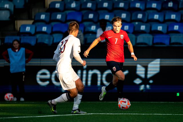 Benfica: Schjelderup volta a marcar pelos sub-21 da Noruega (vídeo)