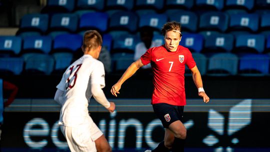 Benfica: Schjelderup volta a marcar pelos sub-21 da Noruega (vídeo)