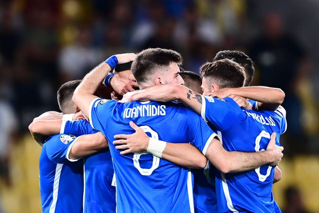 Erro da federação na contagem de amarelos tirou quatro jogadores a Gustavo Poyet