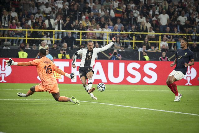 Alemanha vence França no primeiro jogo pós-Flick