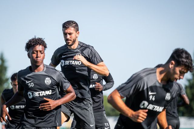 Sporting com uma novidade no treino