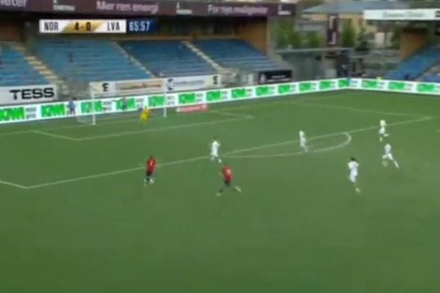 Schjelderup marcou na goleada à Letónia