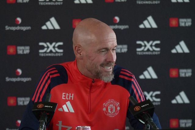 Ten Hag responde a Ronaldo: «Está muito longe»