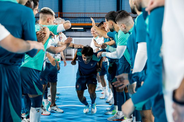 A praxe a Lúcio Rocha no treino da Seleção (fotogaleria)
