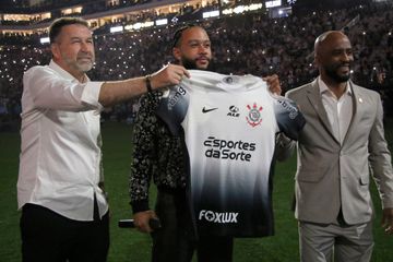 Depay dá recado ao treinador do Corinthians: «Preciso de liberdade»