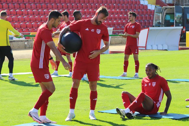 Duplo regresso no Aves SAD a pensar no Rio Ave