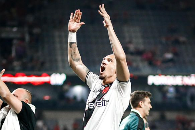 Ex-FC Porto mostra nariz partido: «Deu a vida pela classificação»