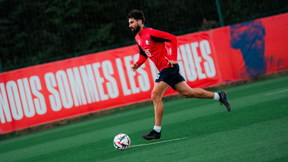 André Gomes com «pena por não estar convocado para a Liga dos Campeões»