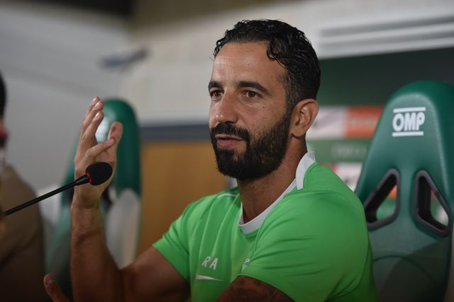 Amorim volta a defender Debast